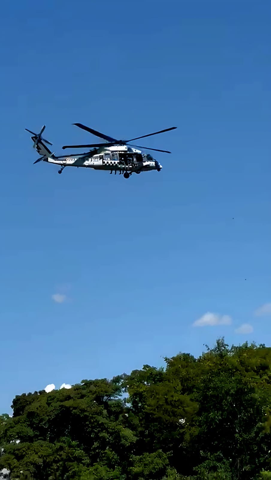 Tras la pista de “El Botox”, señalado extorsionad0r de limoneros, fuerzas federales y estatales irrumpen en Cenobio Moreno