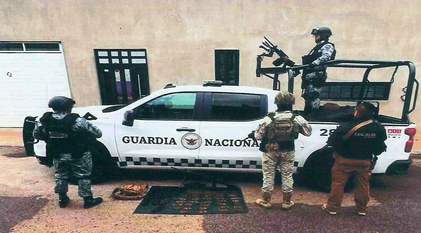 Guardia Nacional y Ejército Mexicano liberan a dos secuestrad0s y aseguran armament0, en Marcos Castellanos