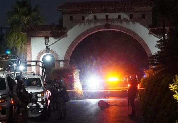 Joven ejecutado a balazos en la entrada a la tenencia de Ario de Rayón 