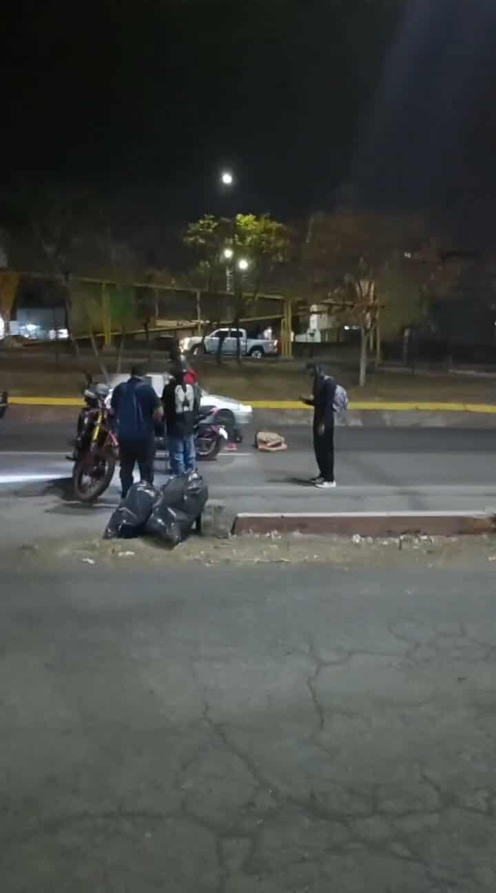 Accidente de motocicleta deja dos heridos en el Libramiento Nororiente de Morelia