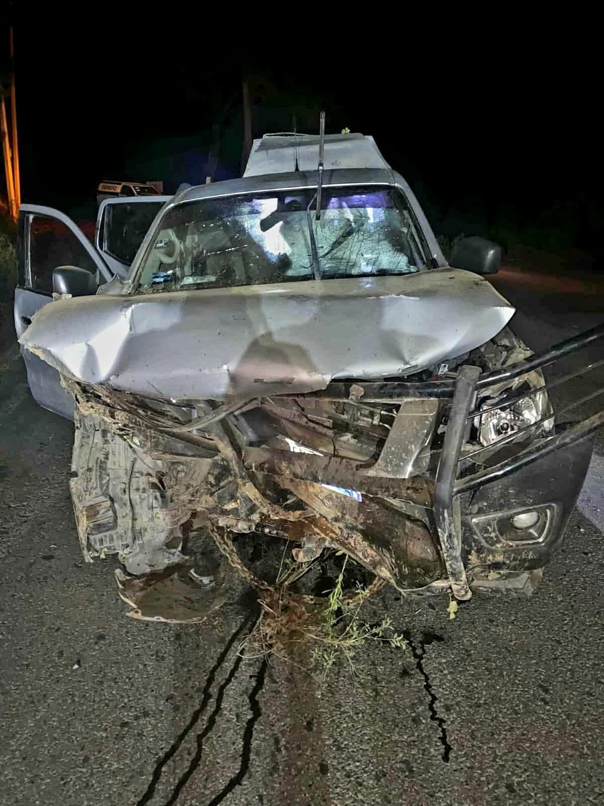 Dos fallecidas y tres heridos al caer camioneta a barranco en la carretera Opopeo-Tacámbaro 
