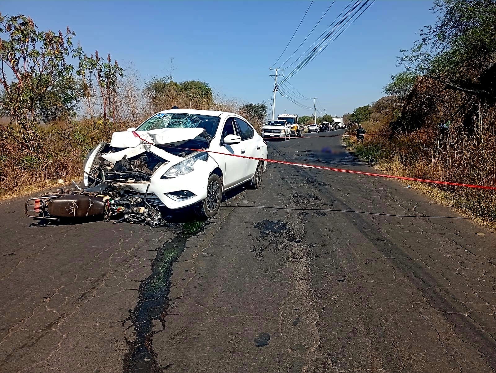 Motociclista muere en choque contra auto, en Zamora