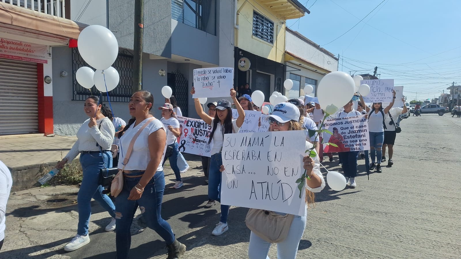 Realizan marcha en exigencia de justicia para la menor Jazmín, asesinada el pasado fin de semana