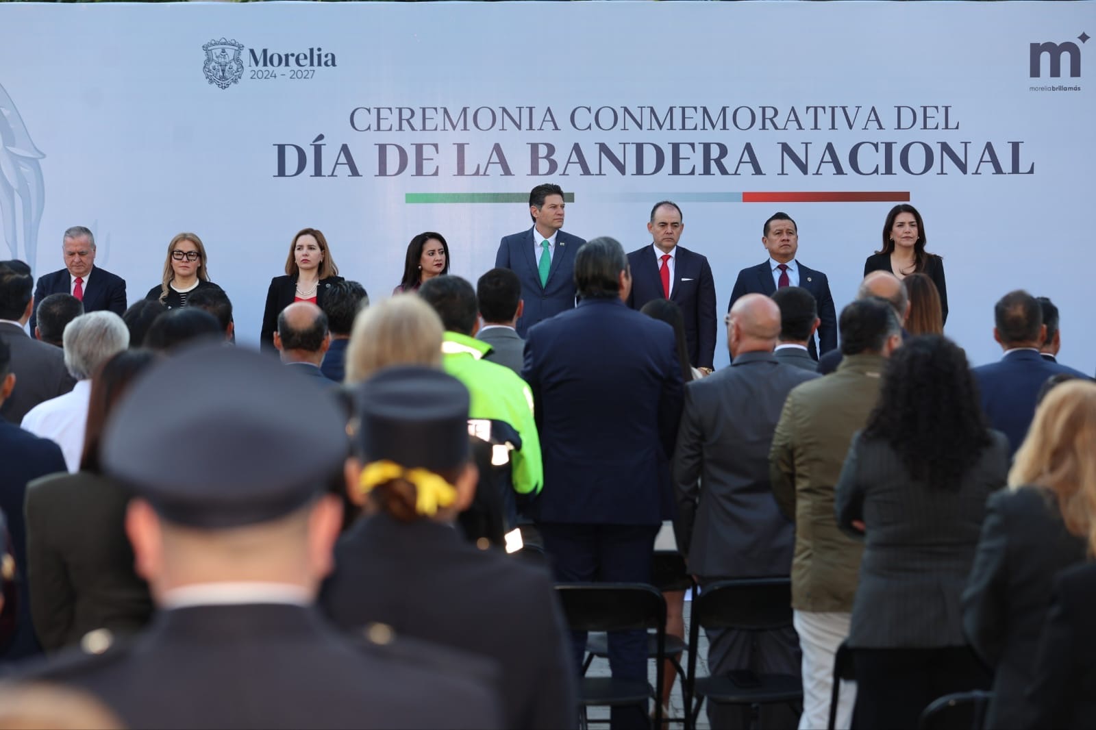 Encabeza Alfonso Martínez, ceremonia de Izamiento y celebración del Día de la Bandera