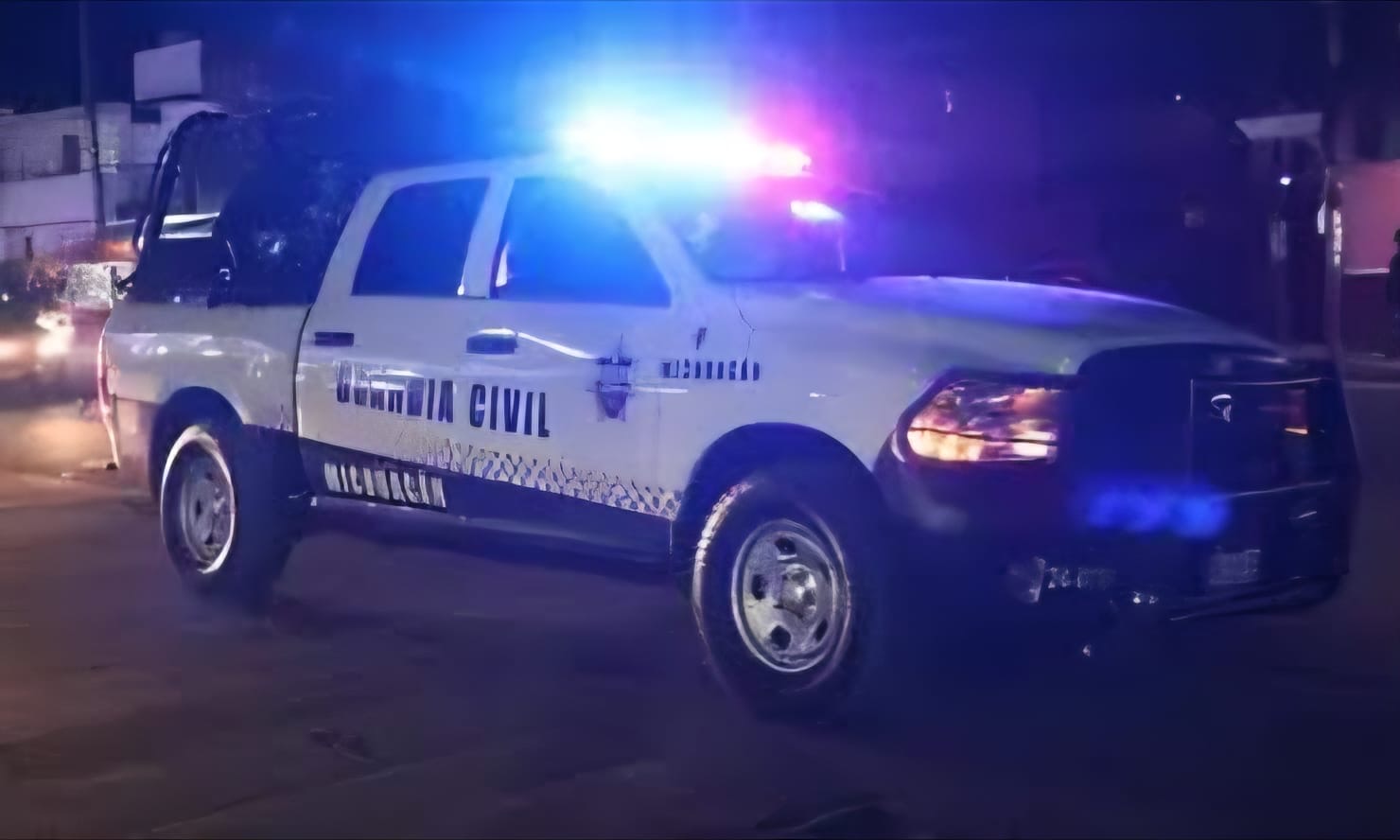 Un muerto y un herido a balazos en la colonia Lomas de Palmira, Apatzingán 