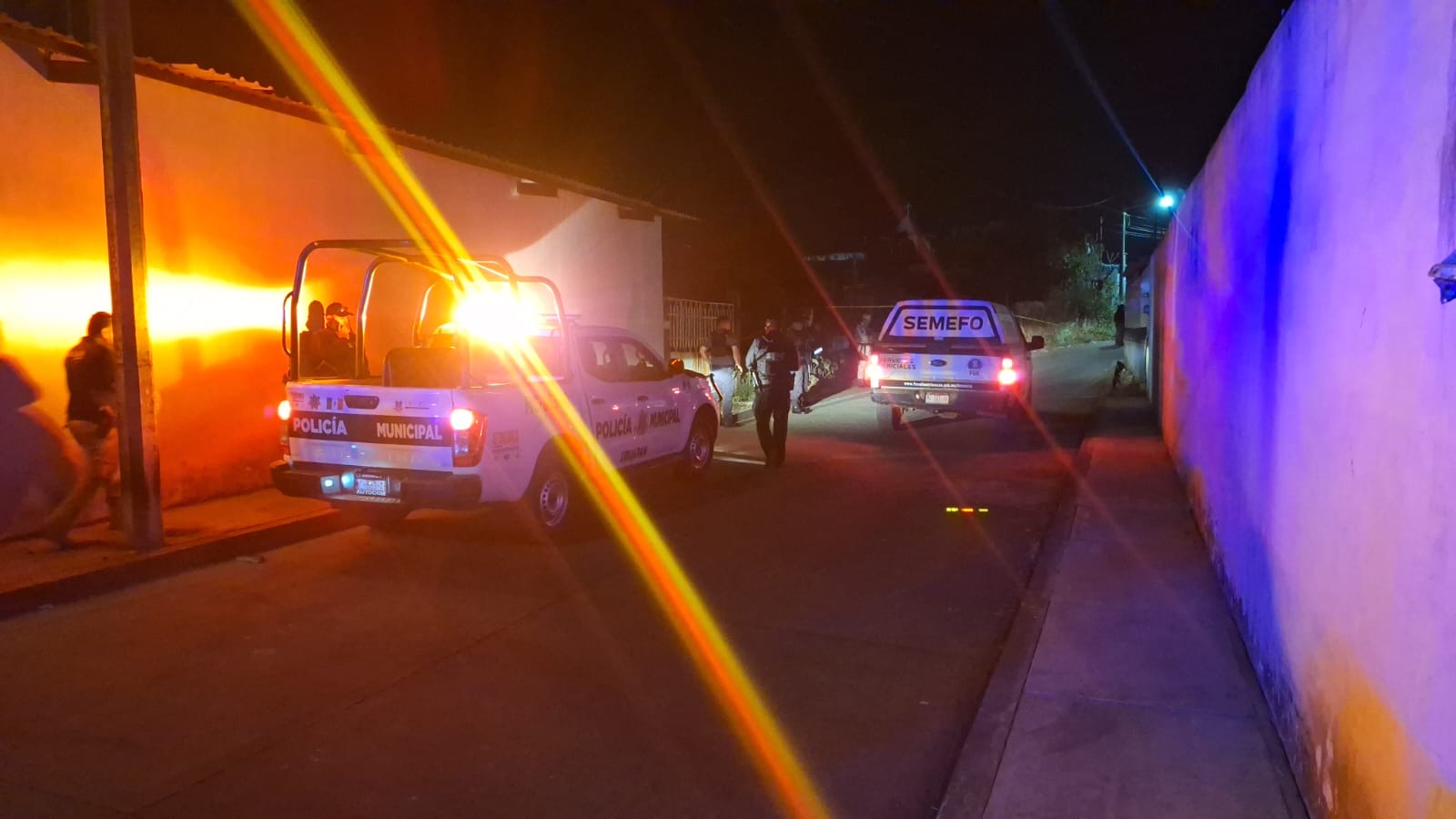 Conductor de taxi es ejecutad0 a tiros, cerca del Centro Penitenciario de Uruapan 