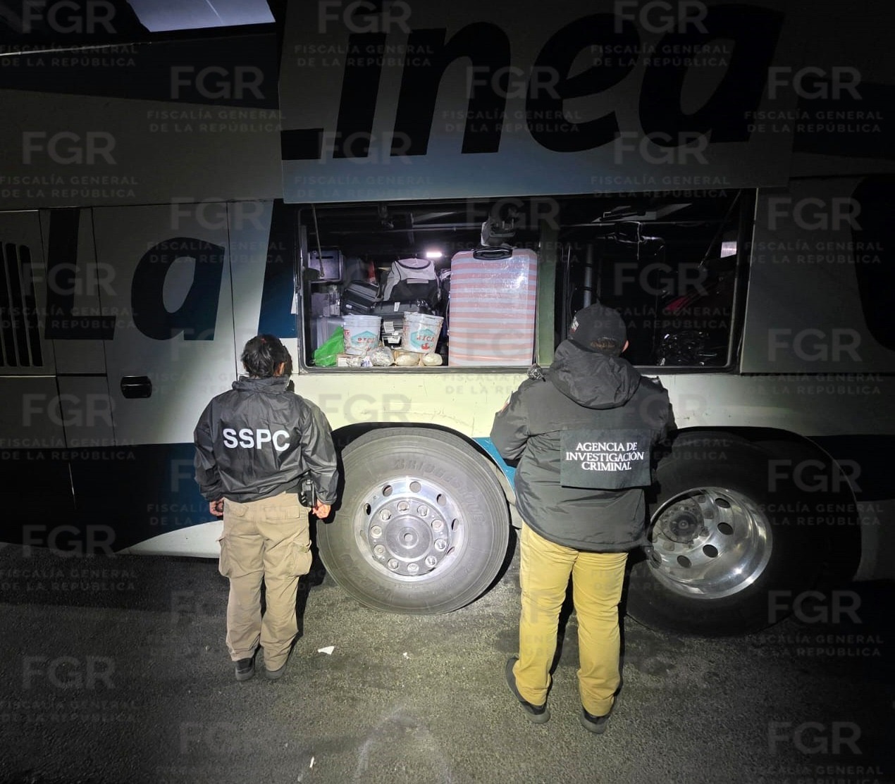 FGR Y SSPC aseguran granadas de fragmentación y cartuchos en autobús de pasajeros