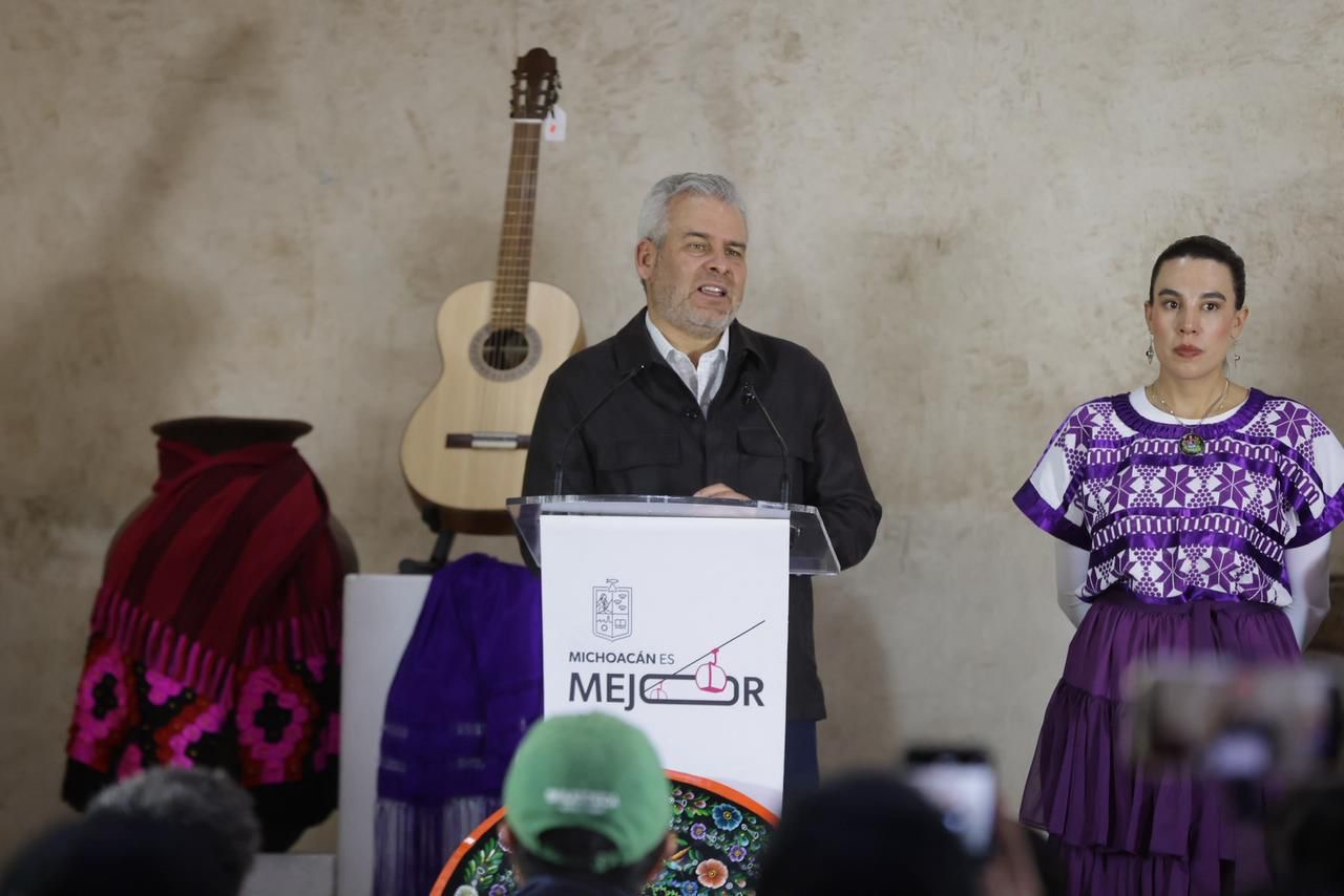 Bedolla y Josefina Rodríguez anuncian nueva ruta aérea AIFA-Morelia-Uruapan