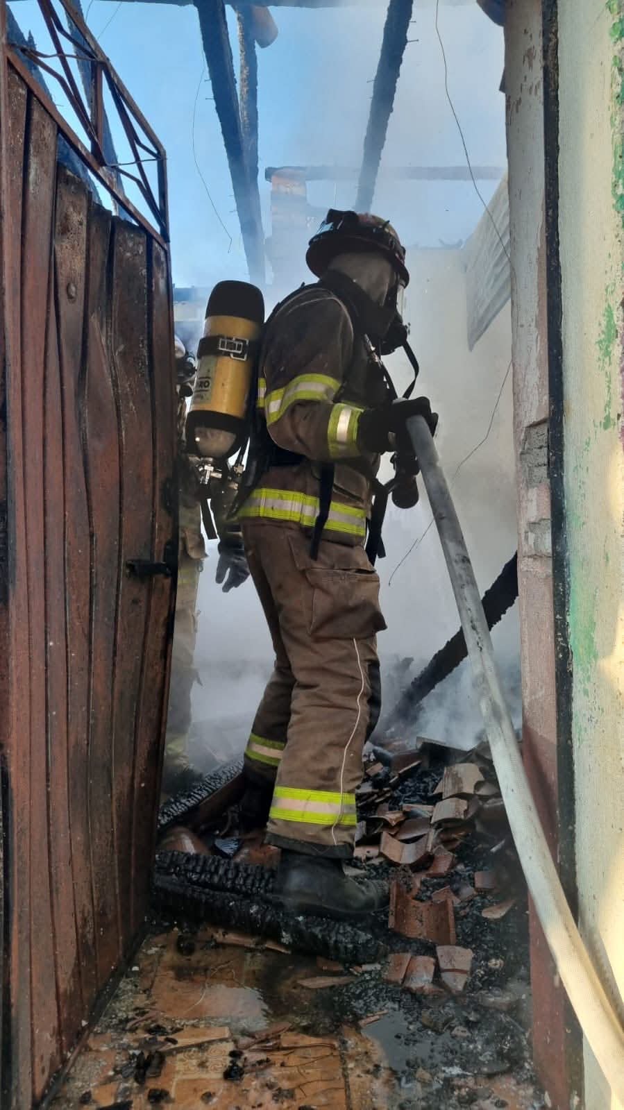 Se incendian dos comercios en el centro de Acuitzio del Canje 