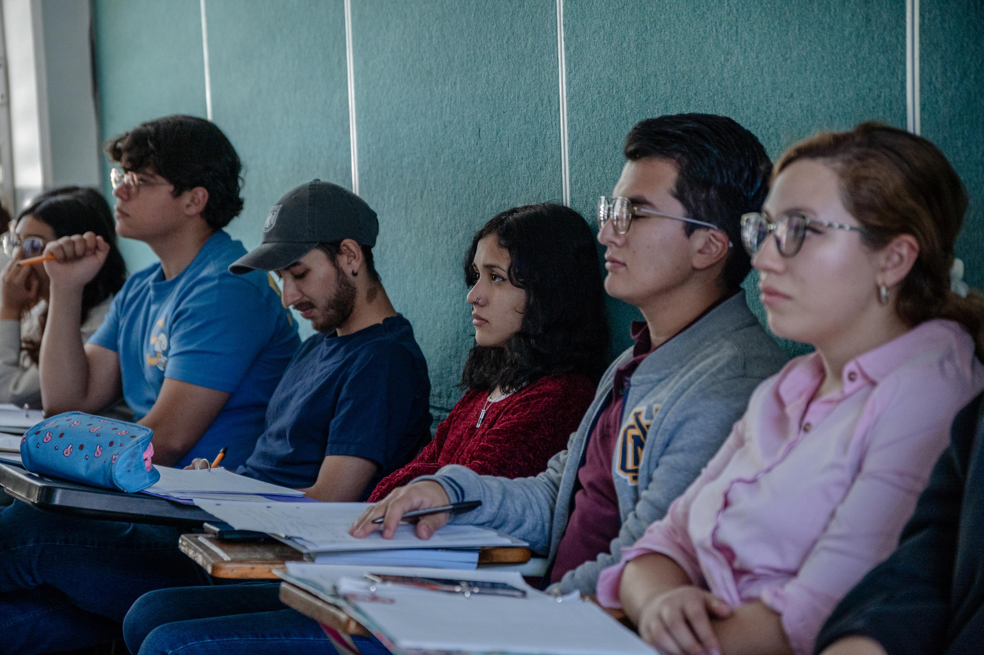 La Licenciatura en Arquitectura es ideal si buscas combinar creatividad, arte, tecnología y conciencia social para diseñar espacios funcionales que impacten el entorno. 