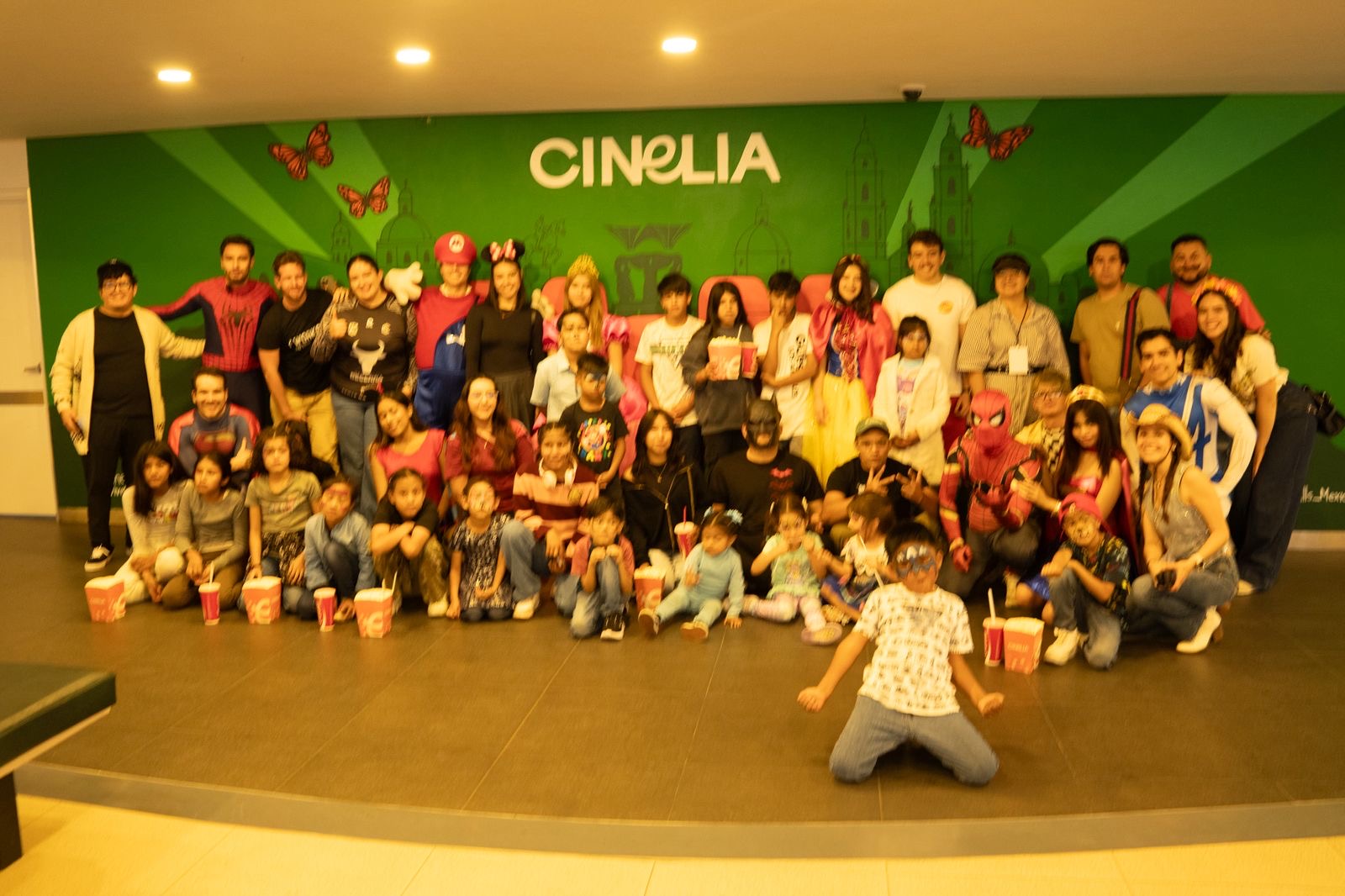 ¡Casa hogar visita Cinelia en un Día del Niño lleno de sonrisas!