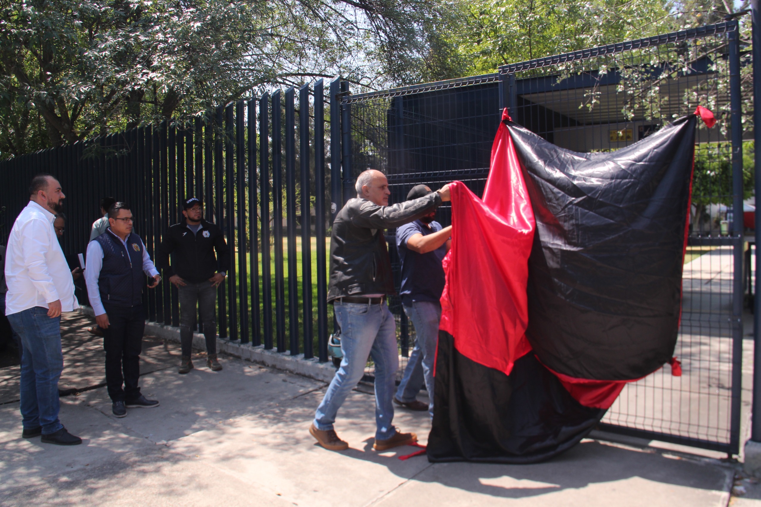 SE EFECTÚA ENTREGA SIMBÓLICA DE EDIFICIOS DE LA UMSNH