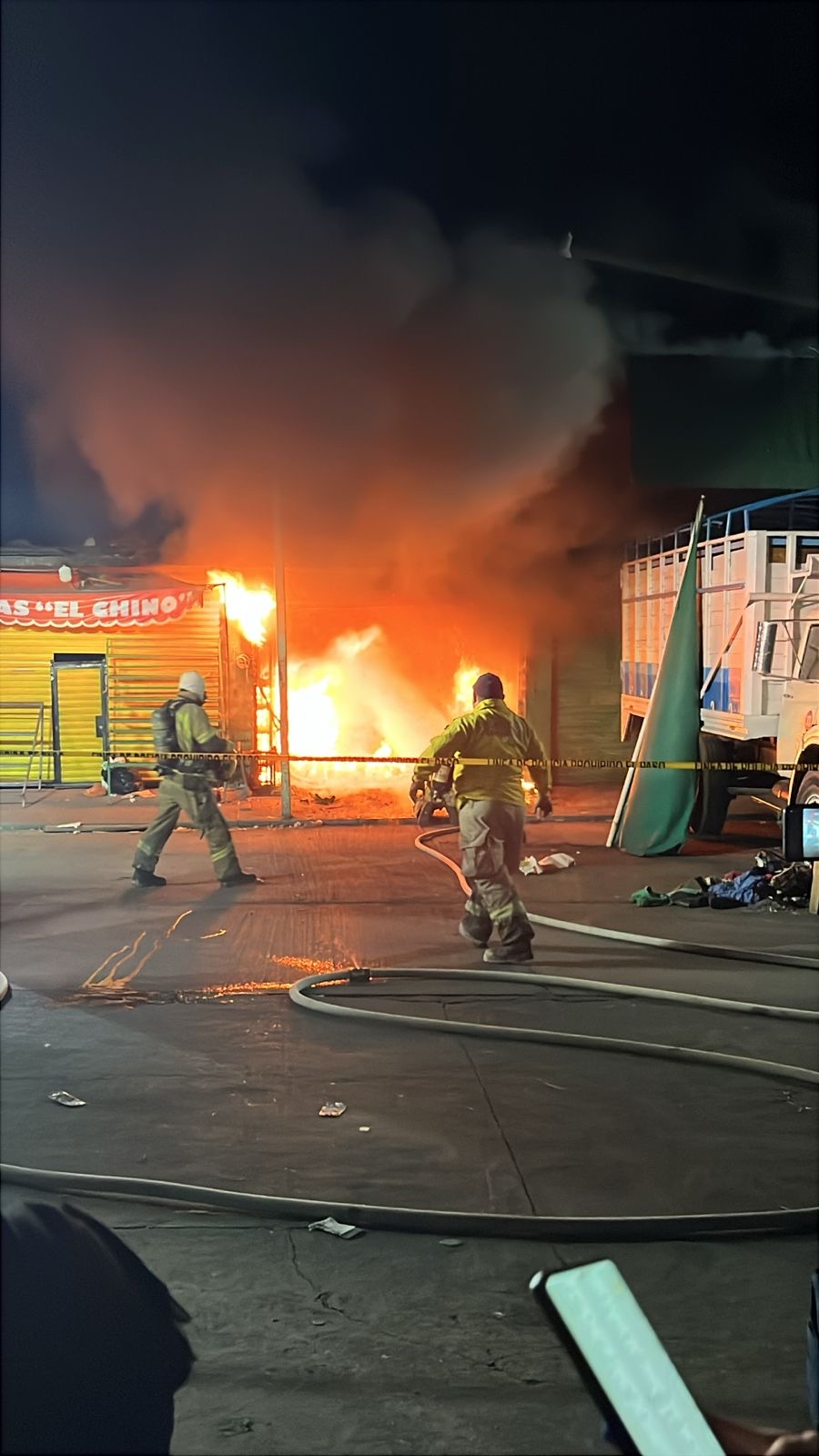 Empistolad0s incendian local de máquinas tragamonedas en la Central de Abastos de Morelia 