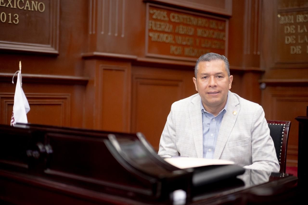 Barragán rompe récord: es el diputado más productivo de Michoacán y supera a congresos completos del país