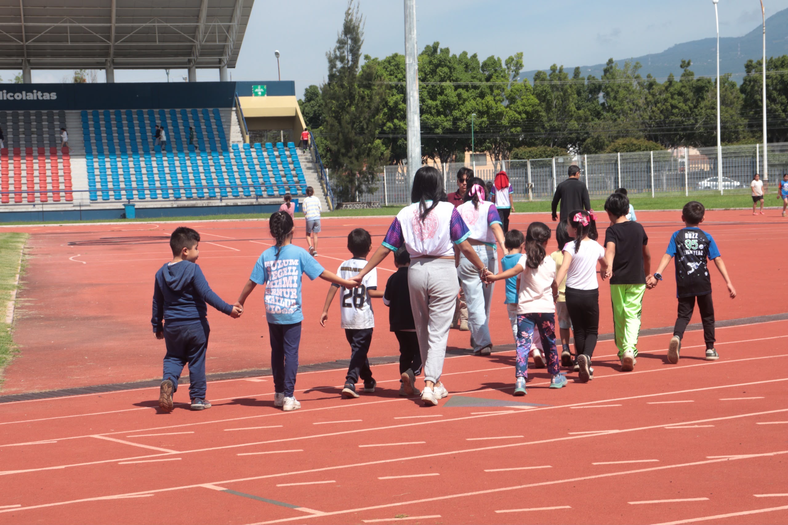 NIÑOS INICIAN CURSO DE VERANO DE LA UMSNH