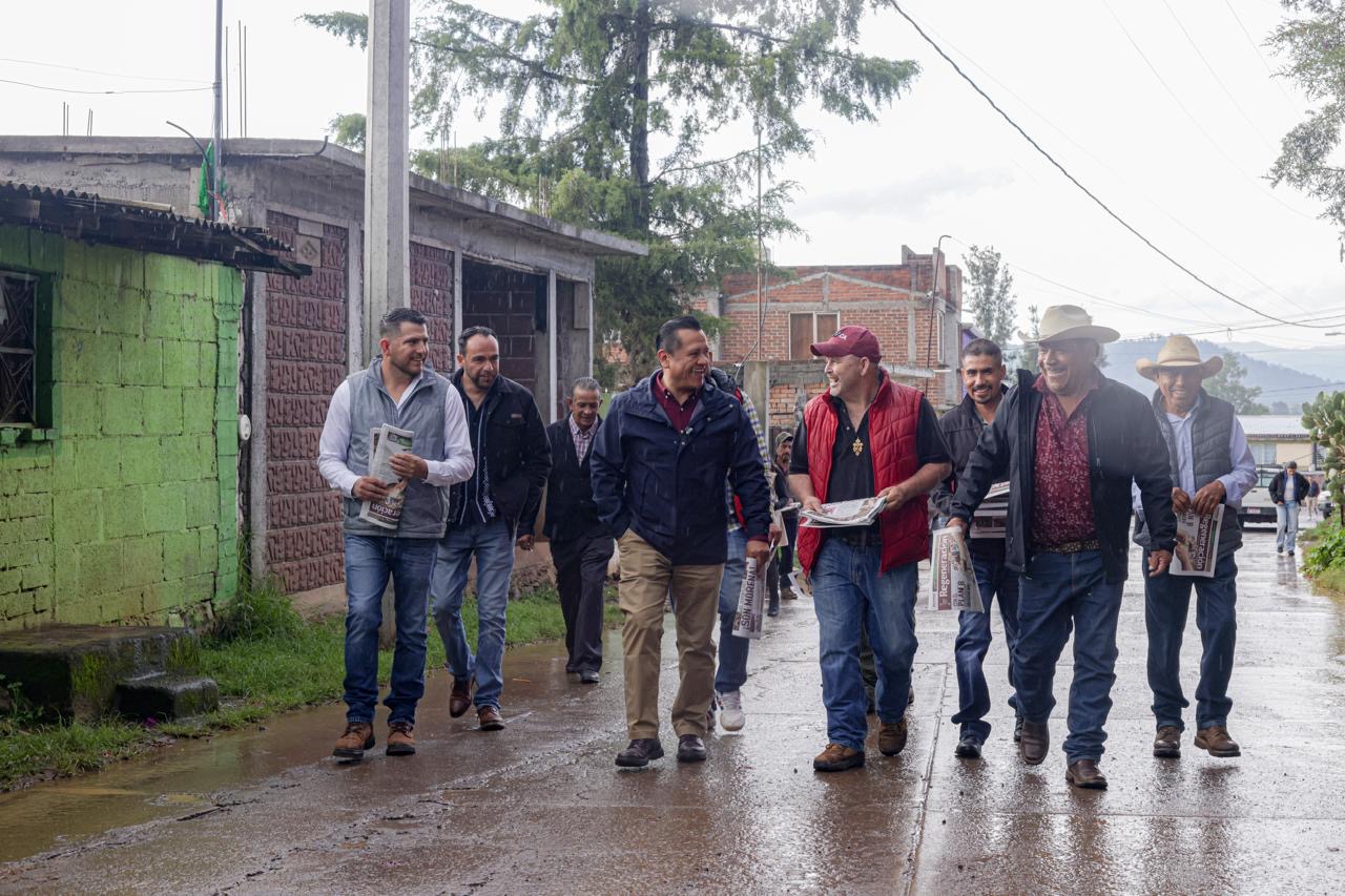 Veintisiete años recorriendo Michoacán: la ventaja territorial de Carlos Torres Piña