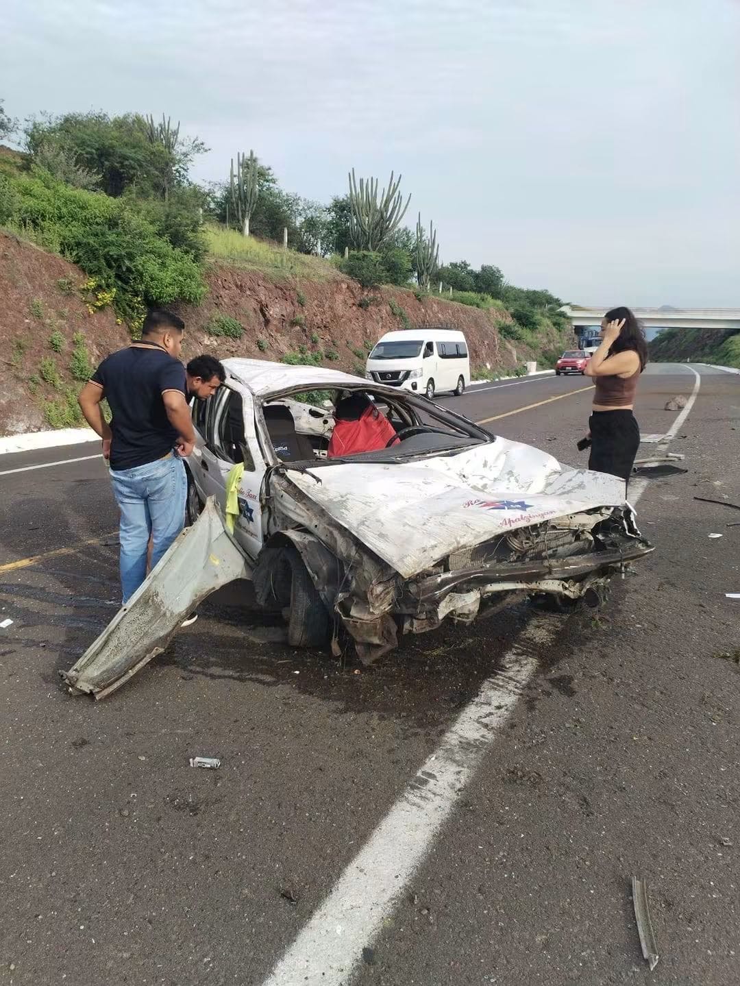 Dos accidentes afectan la circulación en la Autopista Siglo XXI; hay un lesionado